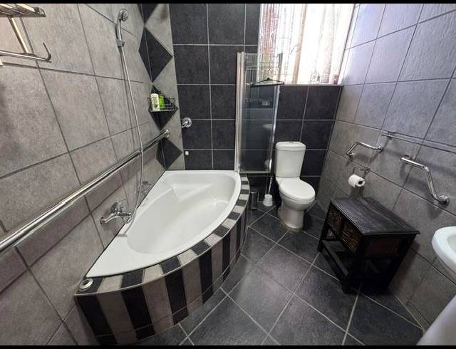 4 BEDROOM HOUSE FOR SALE IN GLEN MARAIS